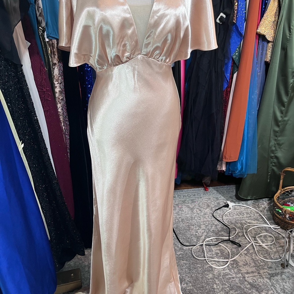 Chic Satin Maxi Dress in Cream
